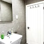 Modern Apartment Central London
